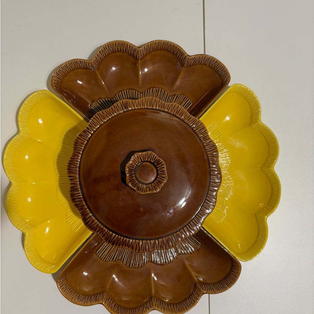 Vintage 60 6pc Flower Brown and Yellow Chip and Dip Pottery